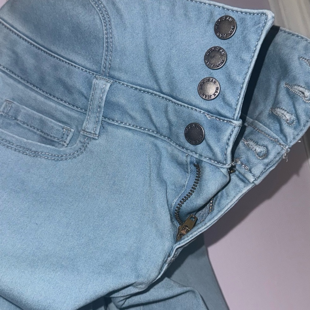 Light Blue Jeans - Picture 2 of 5